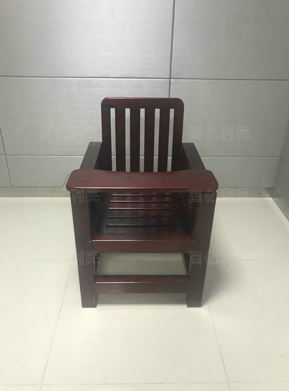 木质审讯椅