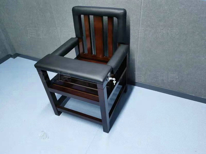 木质审讯椅